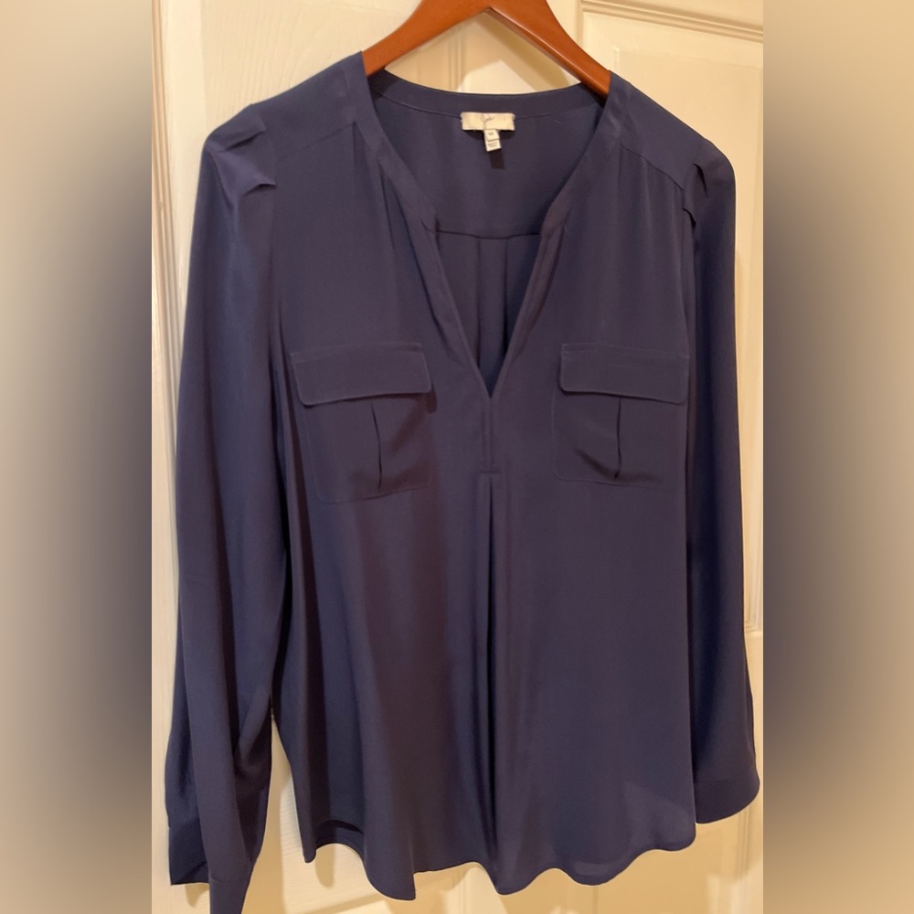 Preowned Women’s Joie  100% Silk Tunic Shirt with V Neck/Patch Pocket details/ M